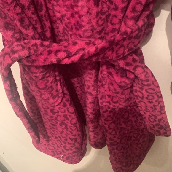 Super Stylish Cute Calvin Klein Fluffy Pink Bath Robe Hoodie SZ Small Girl 🔥 - Picture 4 of 7